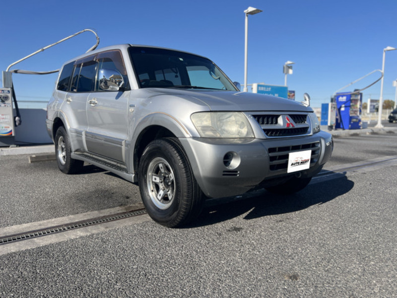 MITSUBISHI　PAJERO