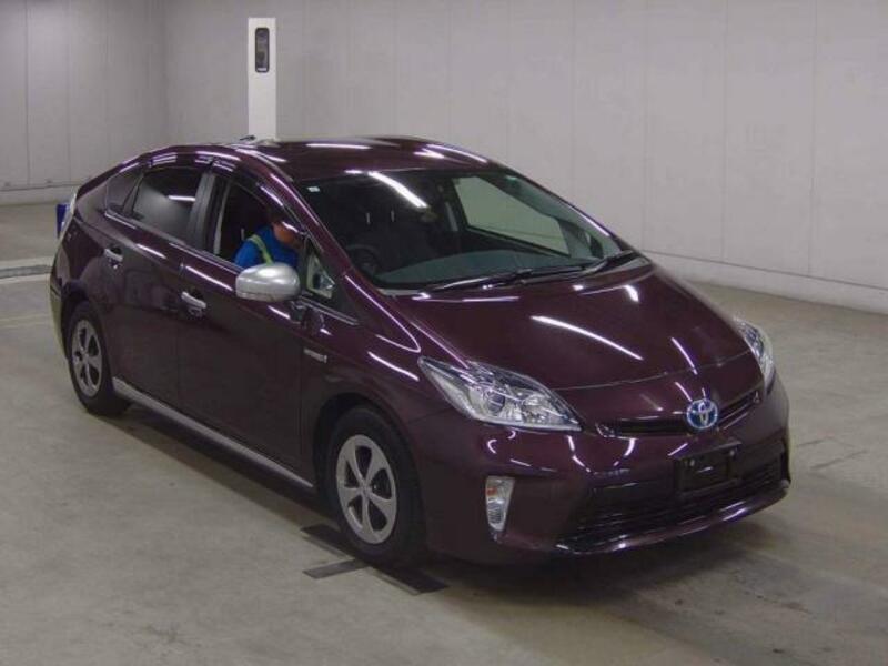 TOYOTA　PRIUS