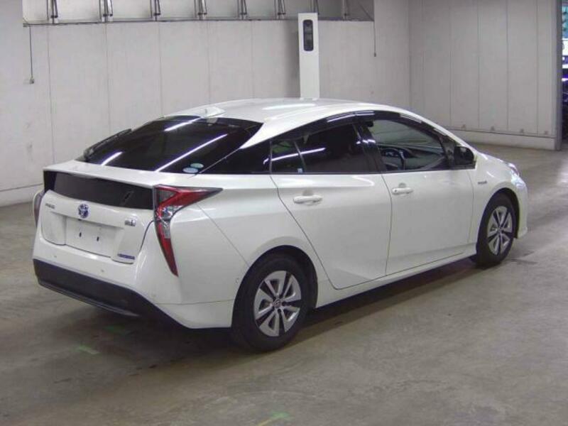 PRIUS-4