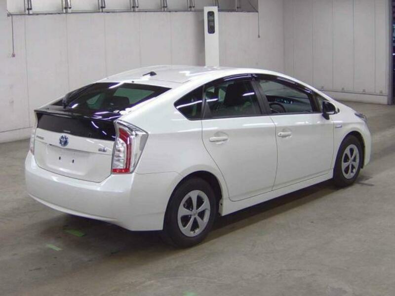 PRIUS-4