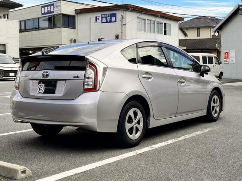 PRIUS-4