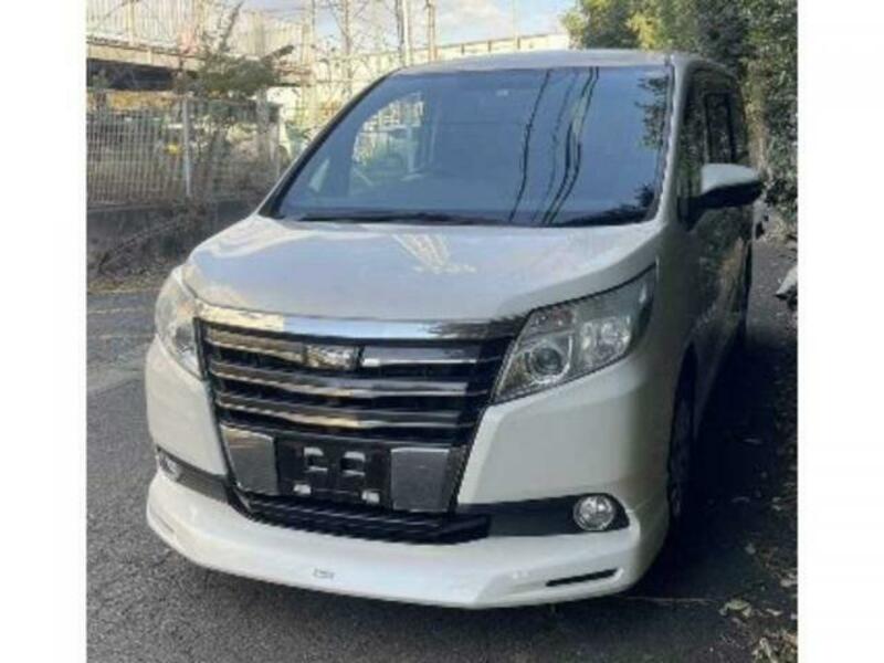 TOYOTA　NOAH