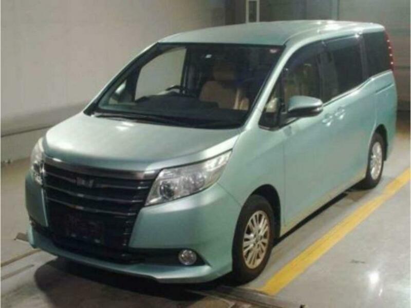 TOYOTA　NOAH