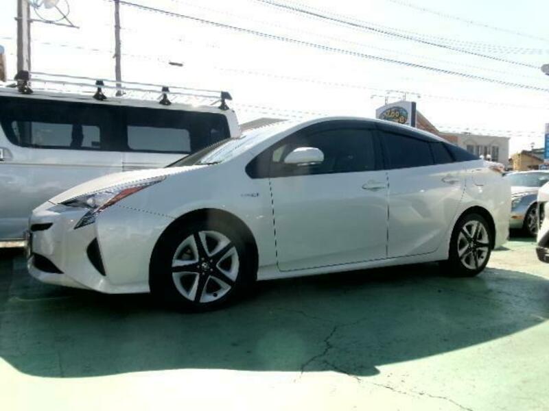 PRIUS-8