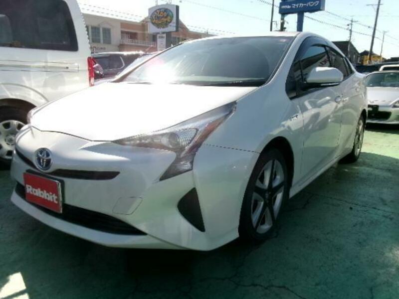 TOYOTA　PRIUS