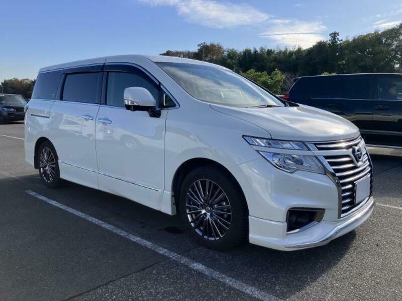 NISSAN ELGRAND