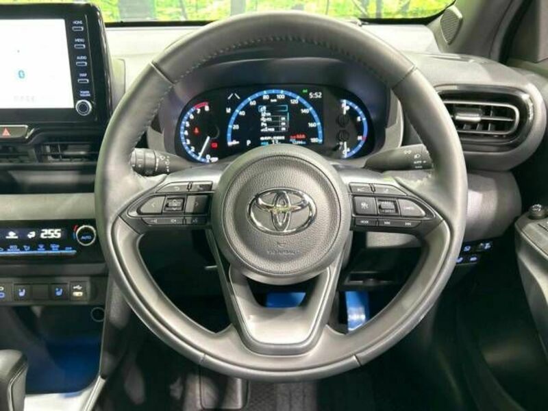 YARIS CROSS-11