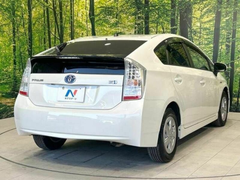 PRIUS-17