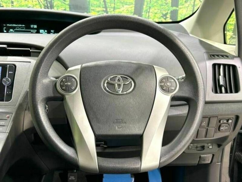 PRIUS-11