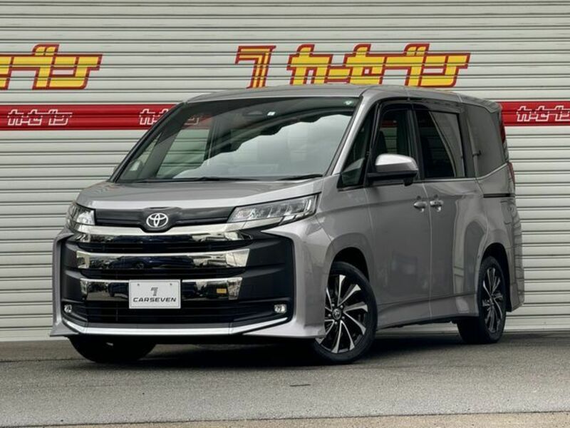 TOYOTA NOAH