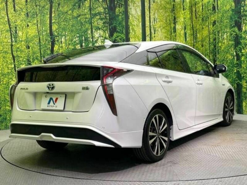 PRIUS-17