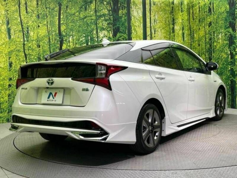 PRIUS-17