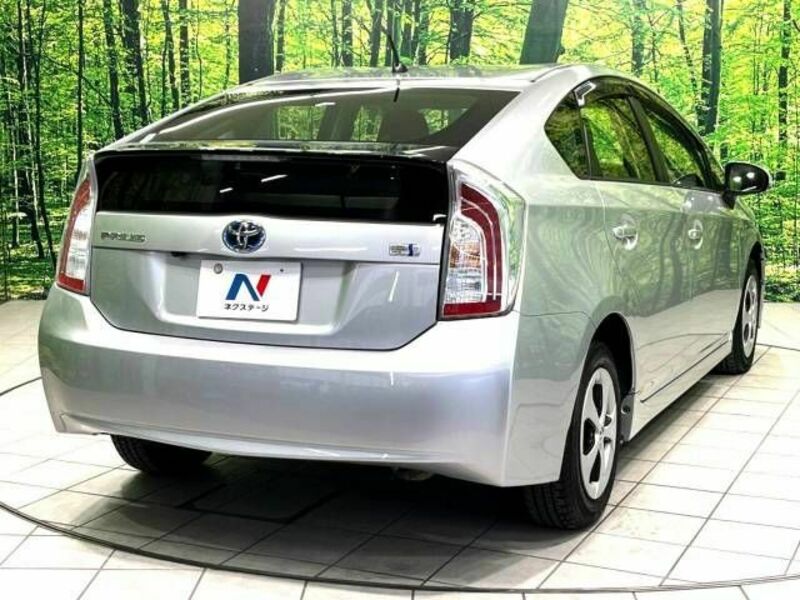 PRIUS-17