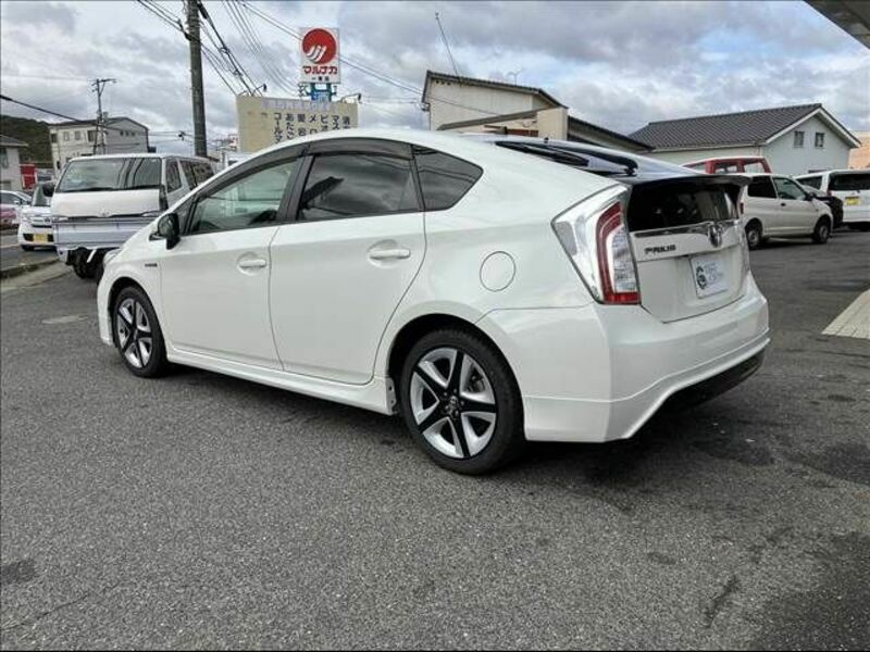 PRIUS-6