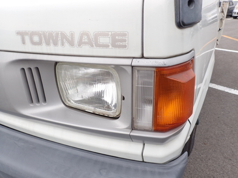 TOWNACE TRUCK