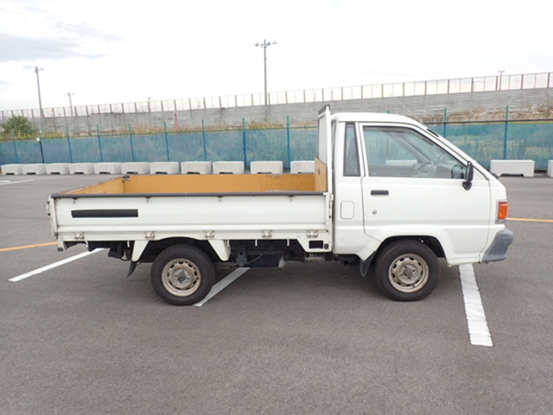 TOWNACE TRUCK