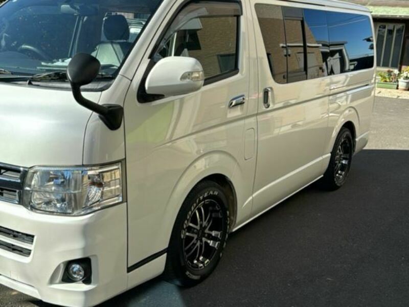 HIACE-8