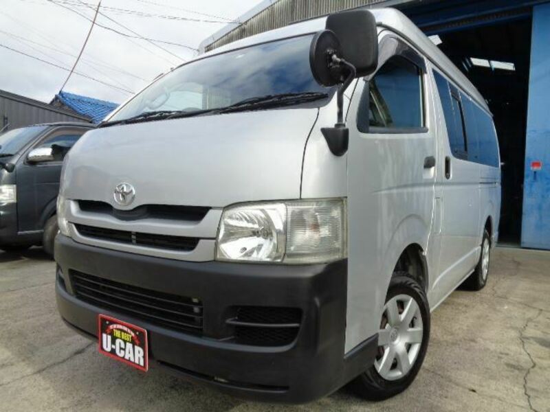 TOYOTA　HIACE