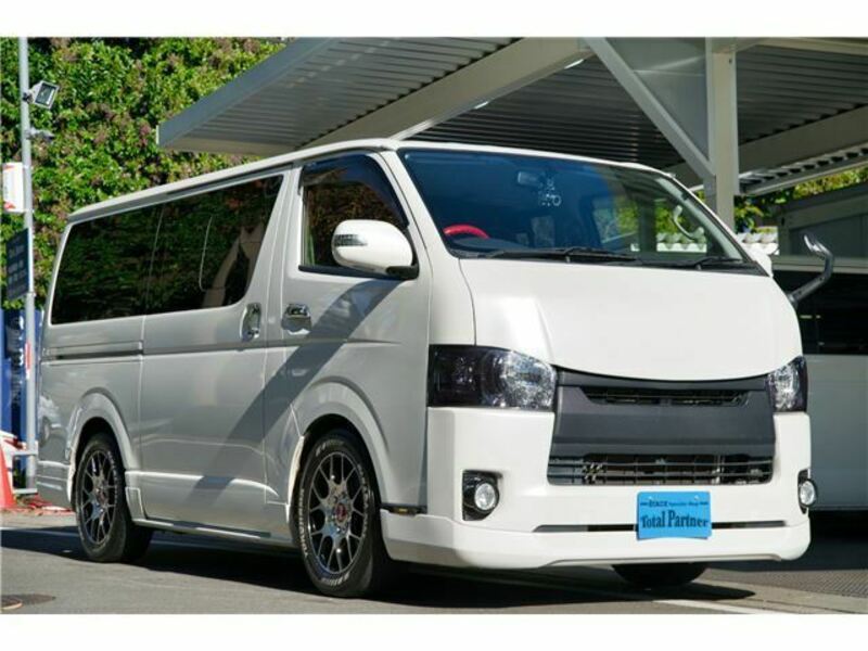 TOYOTA　HIACE VAN