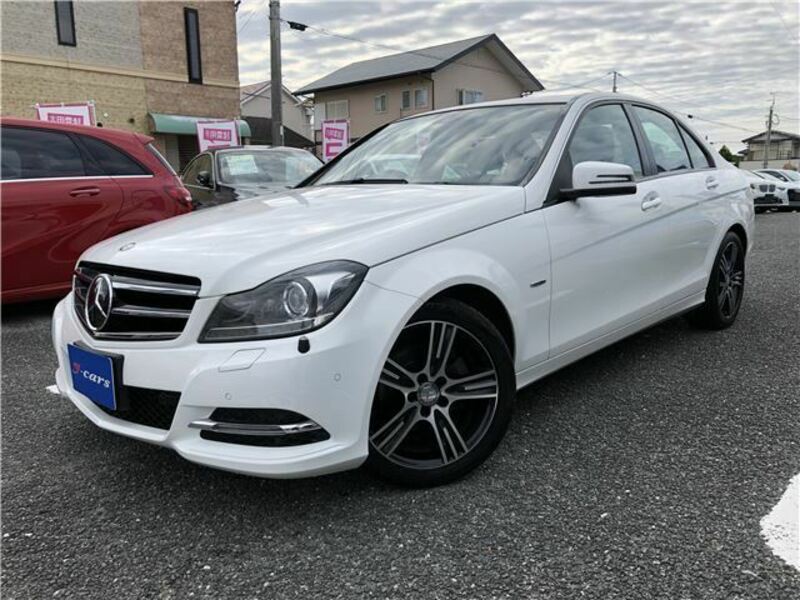 MERCEDES-BENZ　C-CLASS