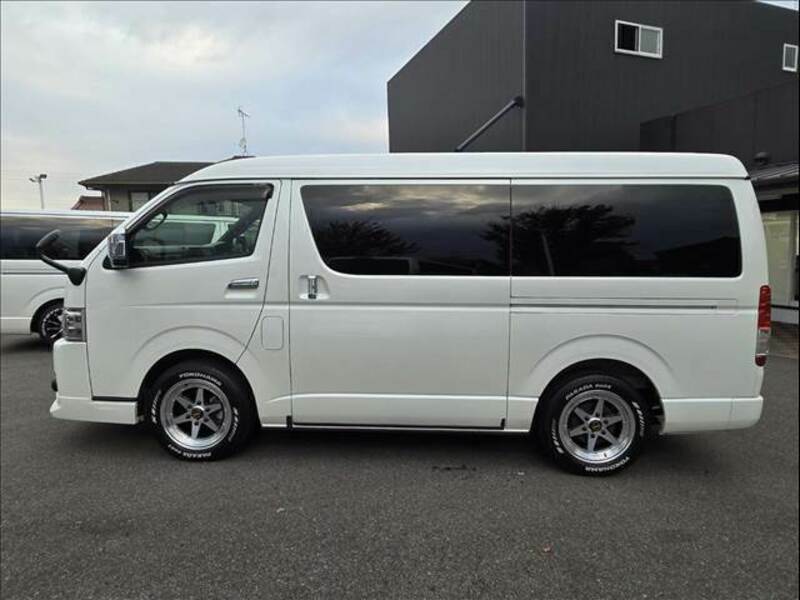 HIACE VAN-13