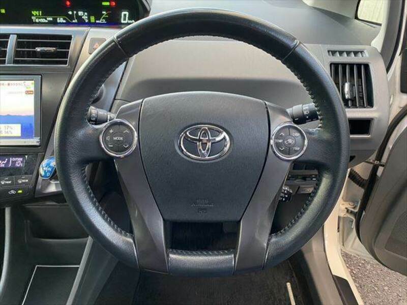 PRIUS ALPHA