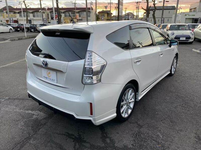 PRIUS ALPHA