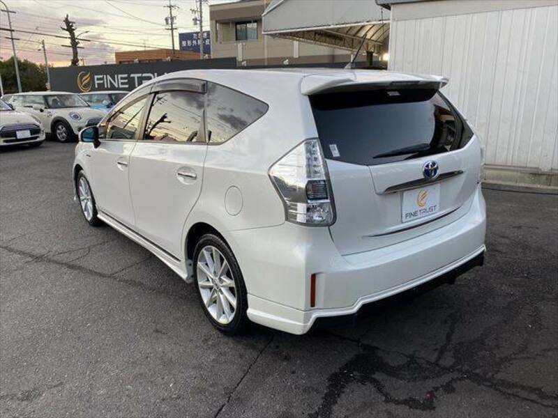 PRIUS ALPHA