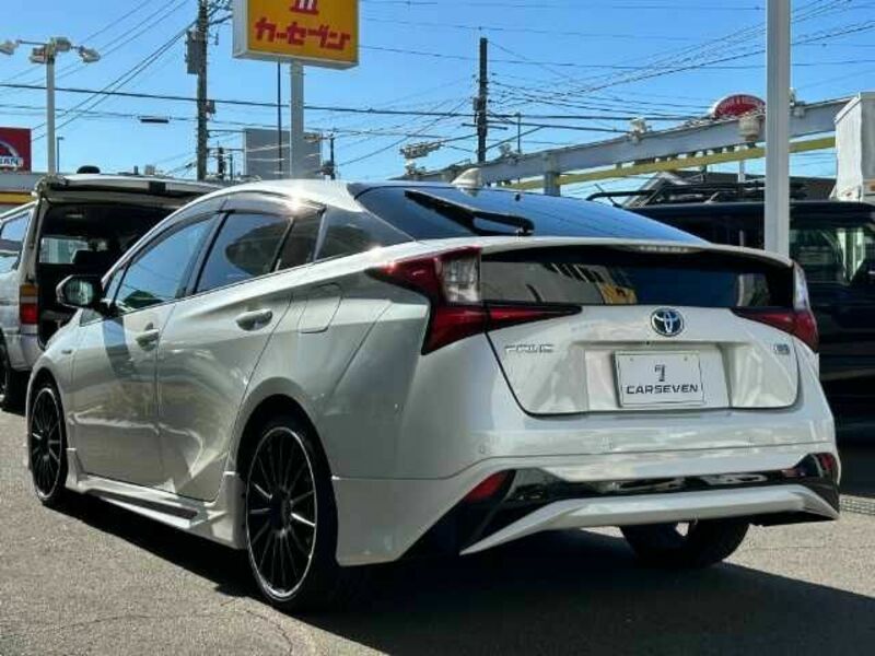 PRIUS-28