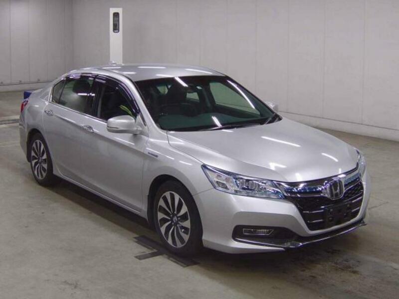 HONDA　ACCORD HYBRID