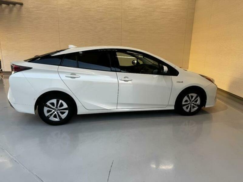 PRIUS-15