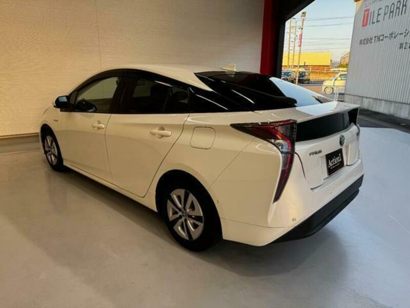 PRIUS-9