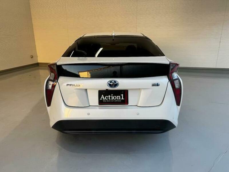 PRIUS-11