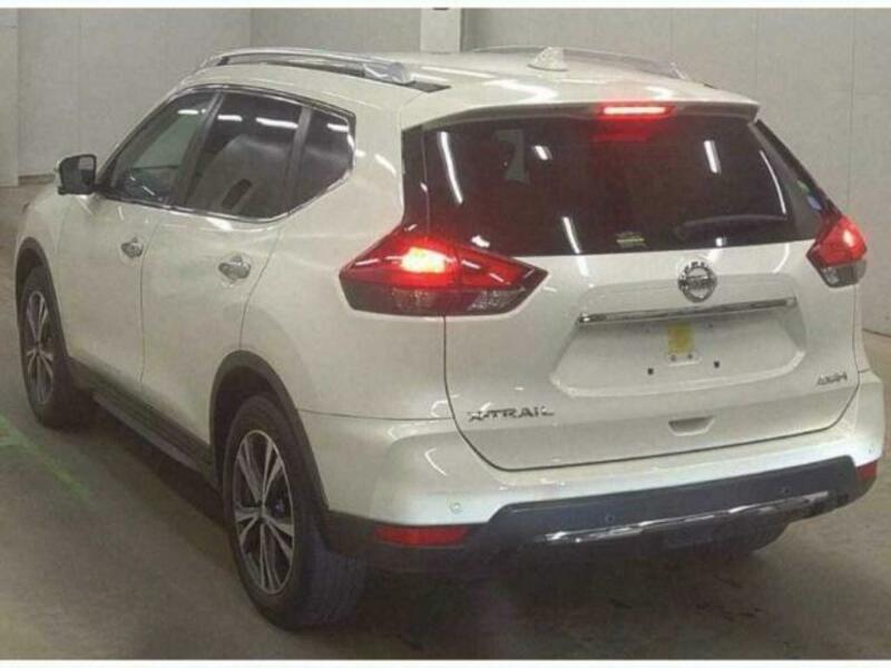 X-TRAIL-1