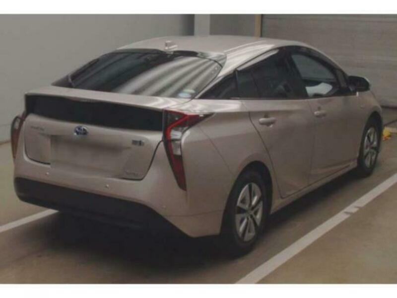 PRIUS-4