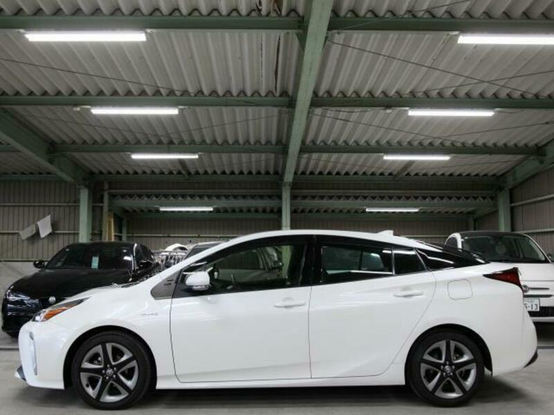 PRIUS-17