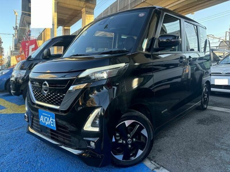 NISSAN　ROOX