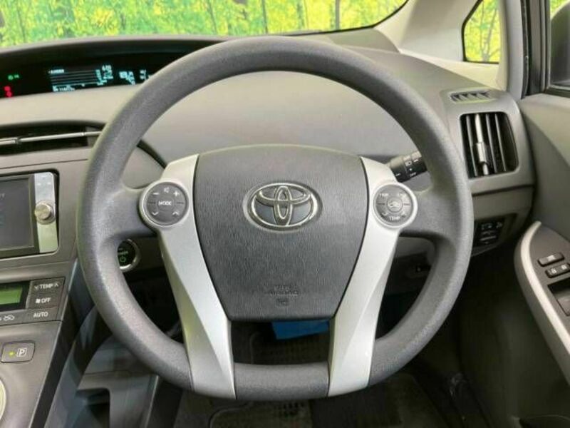 PRIUS-11