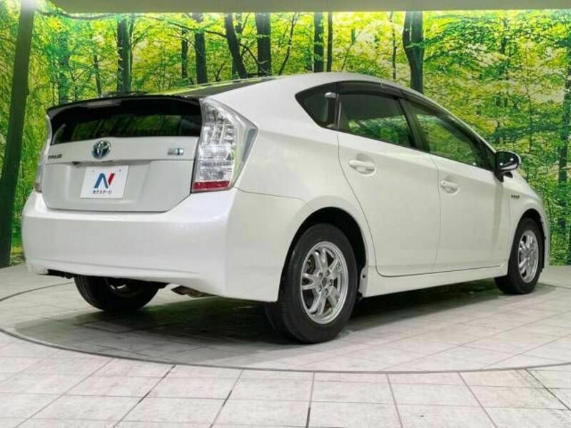 PRIUS-17