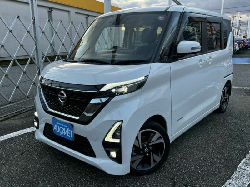 NISSAN　ROOX