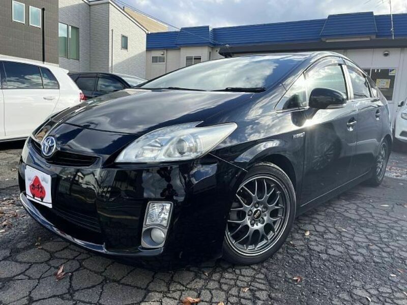 TOYOTA　PRIUS