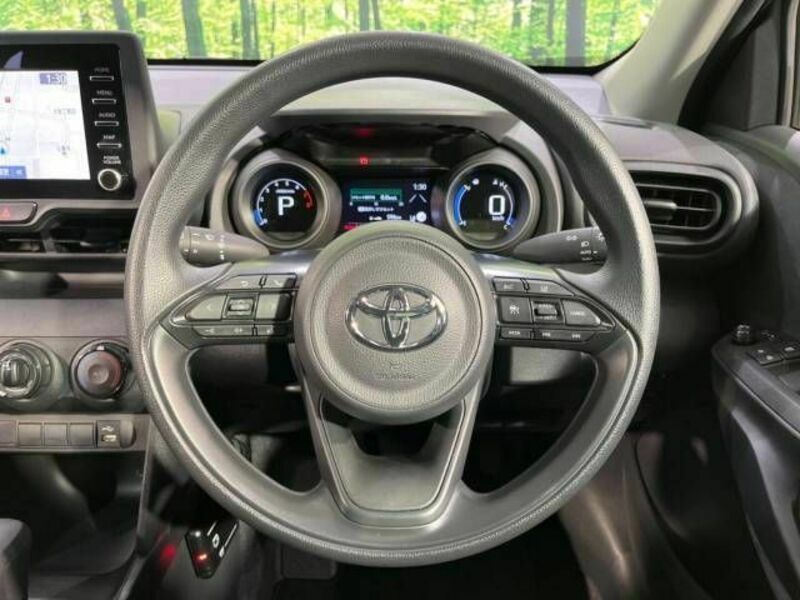 YARIS CROSS-8