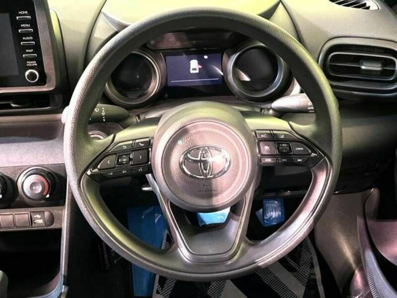 YARIS CROSS-11