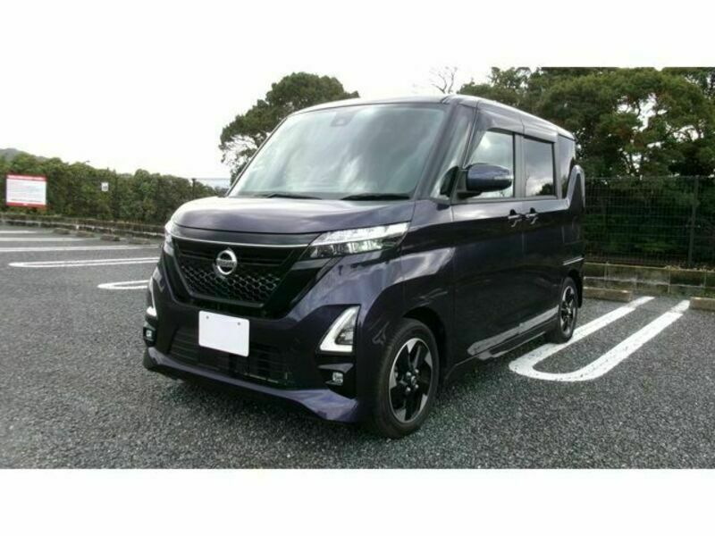 NISSAN　ROOX