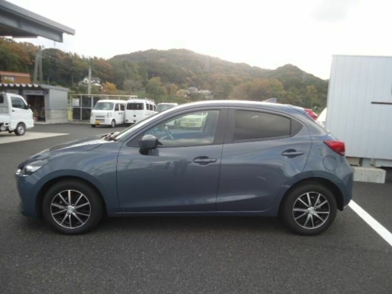 MAZDA2-6