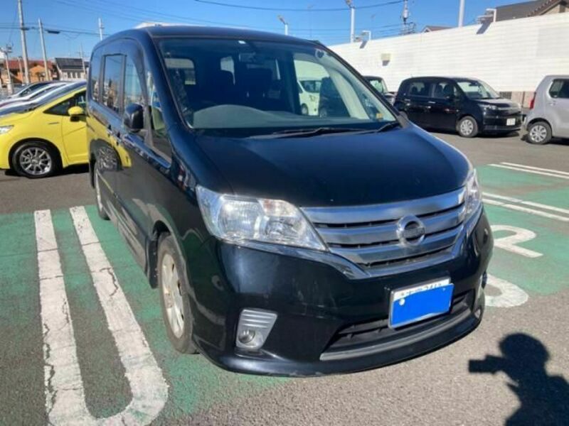 NISSAN　SERENA