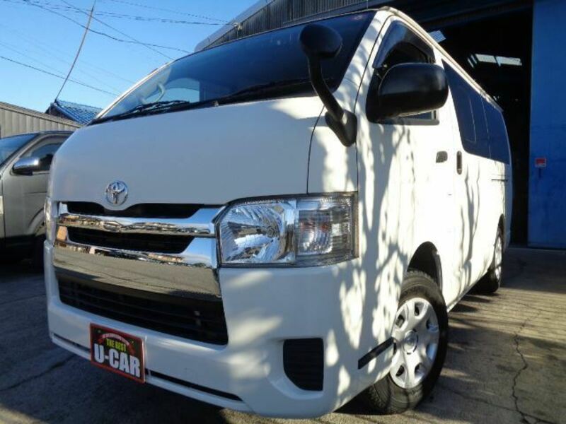 TOYOTA HIACE