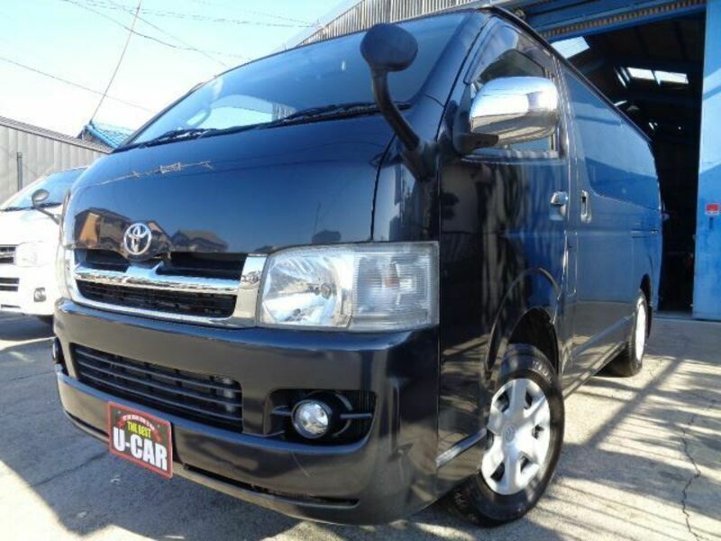 TOYOTA HIACE