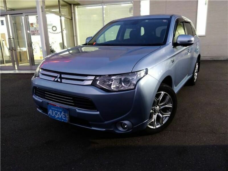 MITSUBISHI　OUTLANDER PHEV