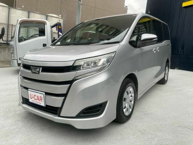 TOYOTA　NOAH